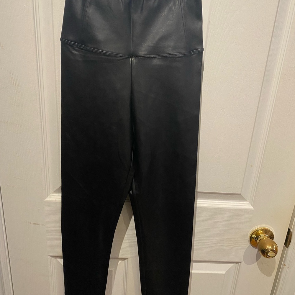 Aritzia Black Daria faux leather leggings